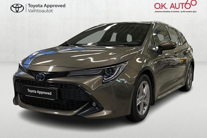 Ruskea (beige) Käytetty 2021 Toyota Corolla Active Farmari | 20 900 € (Perustarjous) - Kuva 1/4