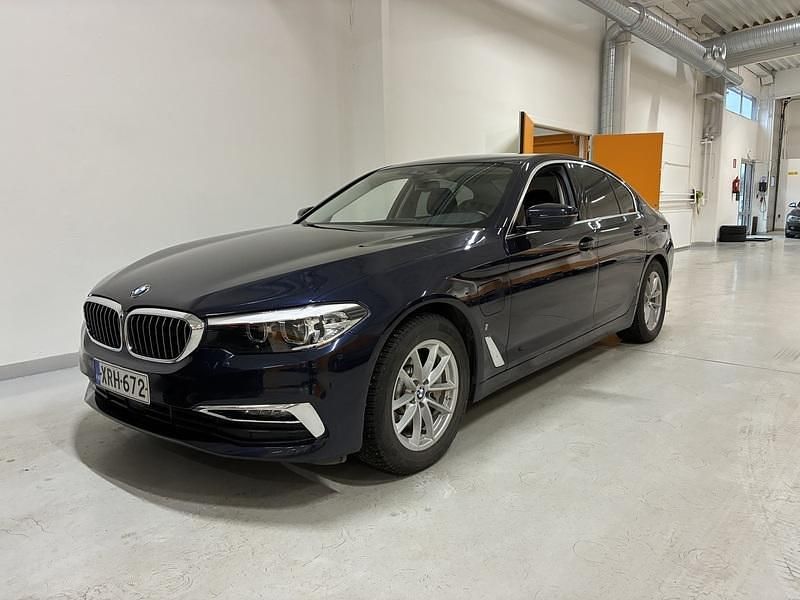 Käytetty 2019 BMW 530e Luxury Line Sedan | 24 900 € (Perustarjous) - Kuva 1/3