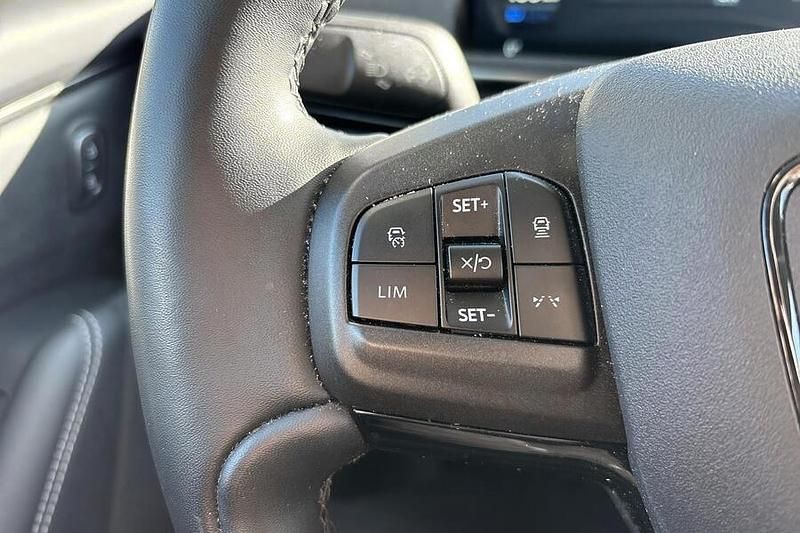 Käytetty Ford Mustang Mach-E 197 kW (268 HP) 2022 Musta Katumaasturi