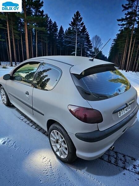 Käytetty Peugeot 206 109 HP (80 kW) 2001 Viistoperä