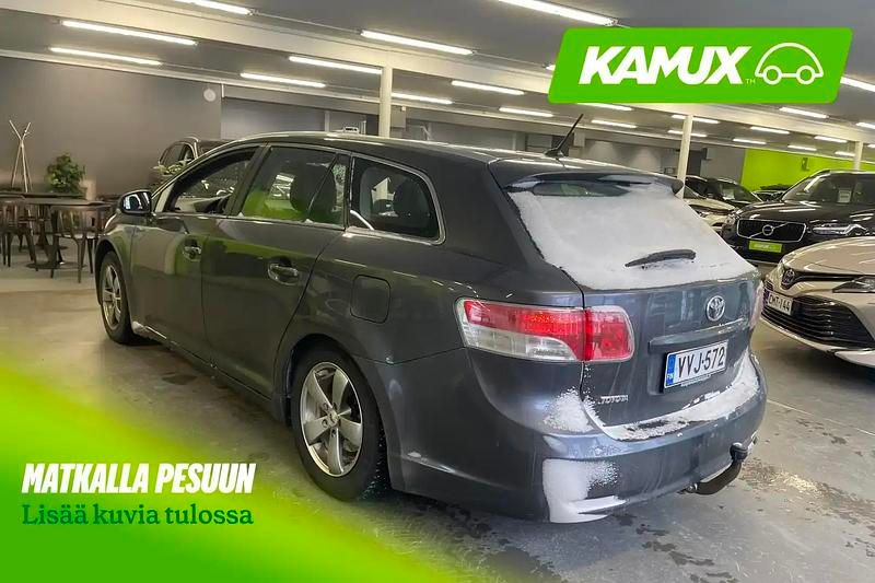 Käytetty Toyota Avensis Sol 147 HP (108 kW) 2010 Hopea / harmaa Farmari