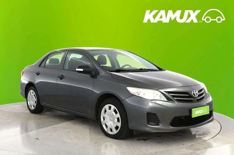 Käytetty Toyota Corolla Terra 99 HP (72 kW) 2011 Hopea / harmaa Sedan