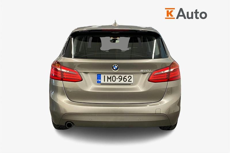 Käytetty BMW 218 Active Tourer 136 HP (100 kW) 2016 Hopea Tila-auto