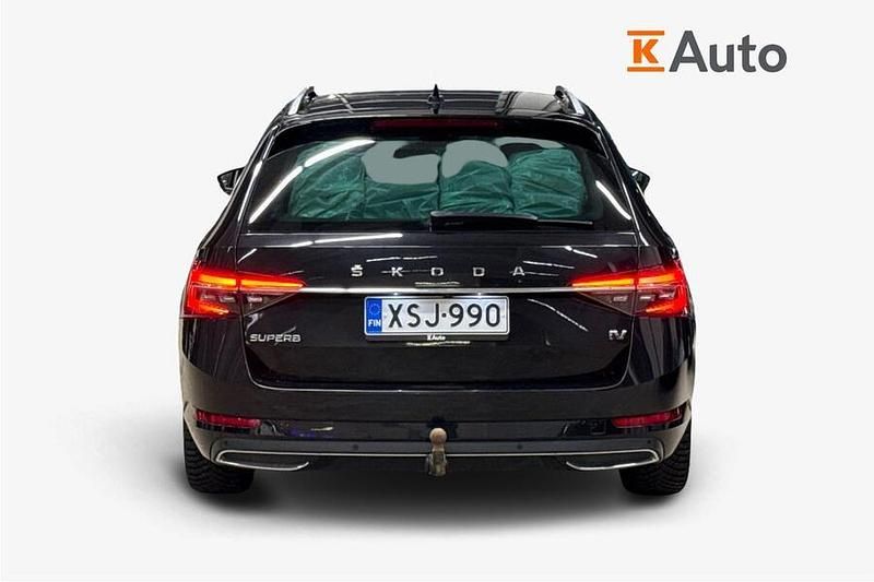 Käytetty Skoda Superb LAURIN & KLEMENT 218 HP (160 kW) 2021 Farmari