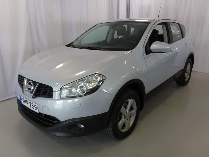 Käytetty Nissan Qashqai Acenta 141 HP (103 kW) 2011 Harmaa Katumaasturi