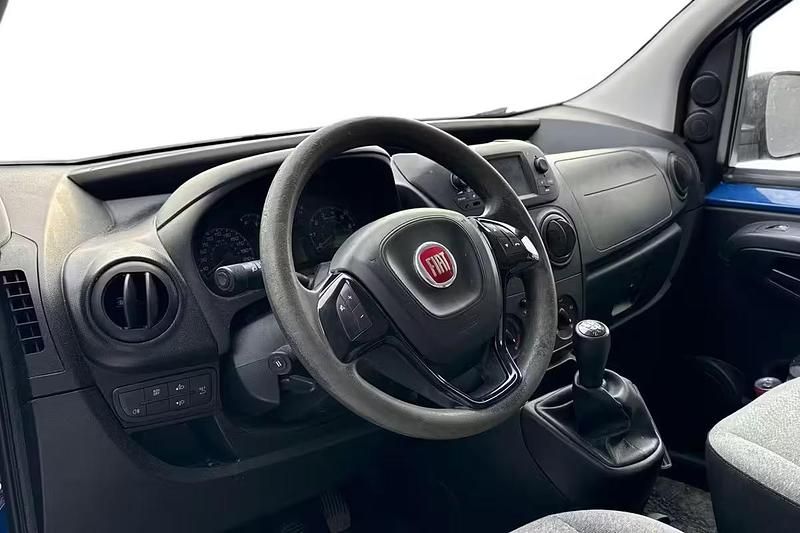 Käytetty Fiat Fiorino 80 HP (58 kW) 2017 Sininen Tila-auto