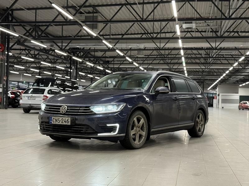 Käytetty 2018 VW Passat Farmari | 14 880 € (Perustarjous) - Kuva 1/4