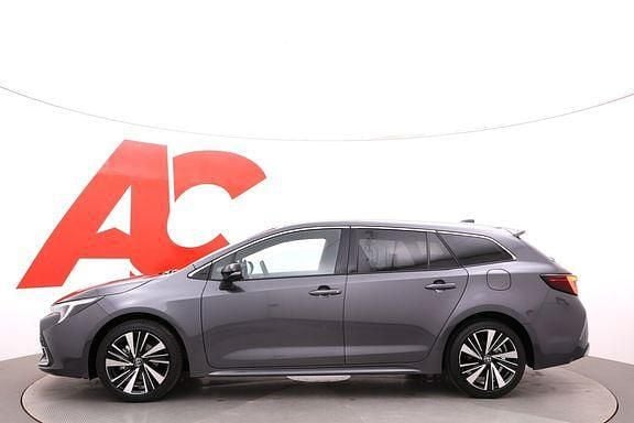 Käytetty Toyota Corolla Edition 140 HP (102 kW) 2025 Harmaa Farmari