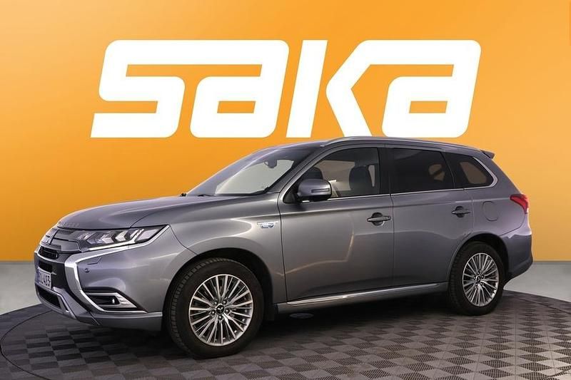 Käytetty Mitsubishi Outlander P-HEV Instyle 224 HP (164 kW) 2019 Katumaasturi