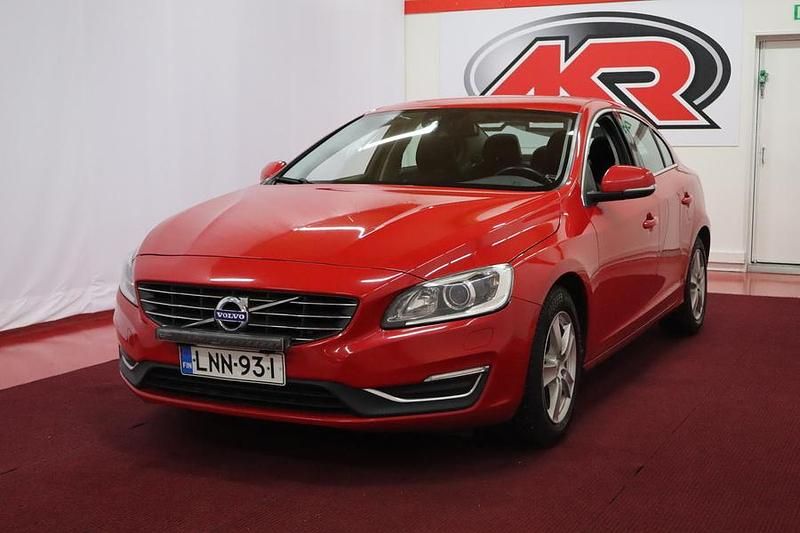 Punainen Käytetty 2016 Volvo S60 Business Edition Sedan | 14 750 € (Supertarjous) - Kuva 1/4