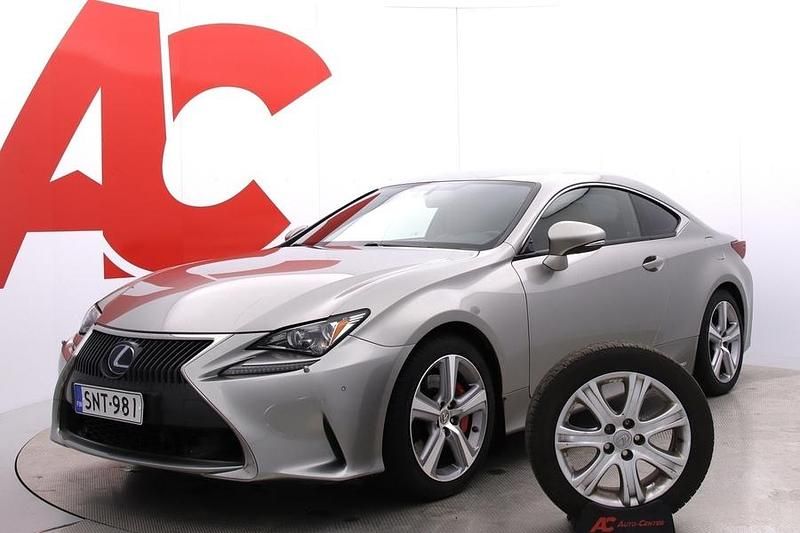 Käytetty Lexus RC300h Executive Line 181 HP (133 kW) 2016 Hopea Coupe - kaksiovinen