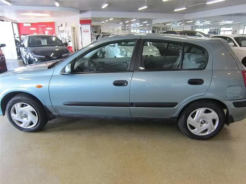 Käytetty Nissan Almera Comfort 122 HP (89 kW) 2002 Vihreä Viistoperä
