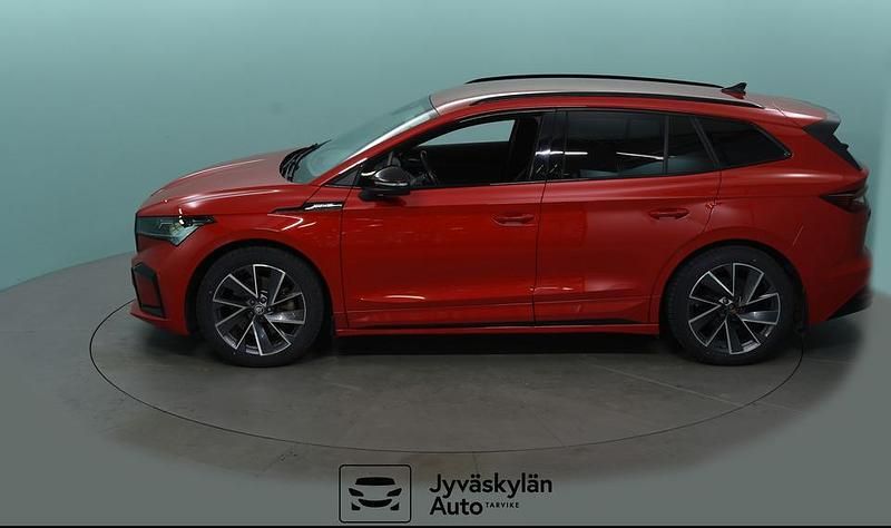 Käytetty Skoda Enyaq iV SportLine 194 kW (265 HP) 2022 Punainen Katumaasturi