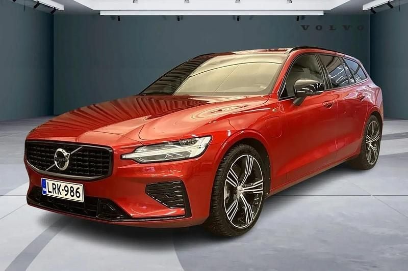 Käytetty Volvo V60 R-Design 456 HP (335 kW) 2022 Met. punainen Farmari