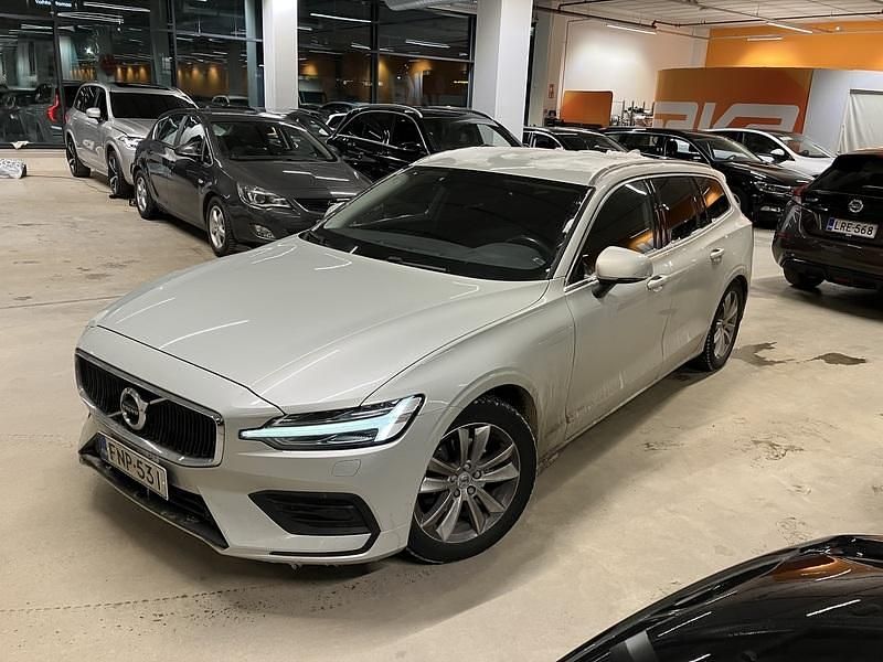 Käytetty Volvo V60 Business Edition 190 HP (139 kW) 2019 Farmari