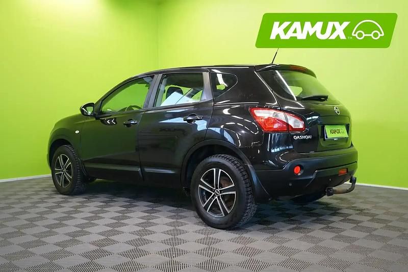 Käytetty Nissan Qashqai Acenta 117 HP (86 kW) 2013 Musta Katumaasturi