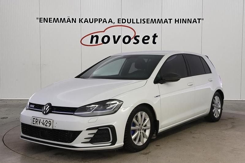 Valkoinen Käytetty 2018 VW Golf GTE Farmari | 16 970 € (Perustarjous) - Kuva 1/4