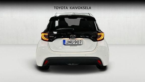Käytetty Toyota Yaris Style 114 HP (83 kW) 2025 Valkoinen Viistoperä