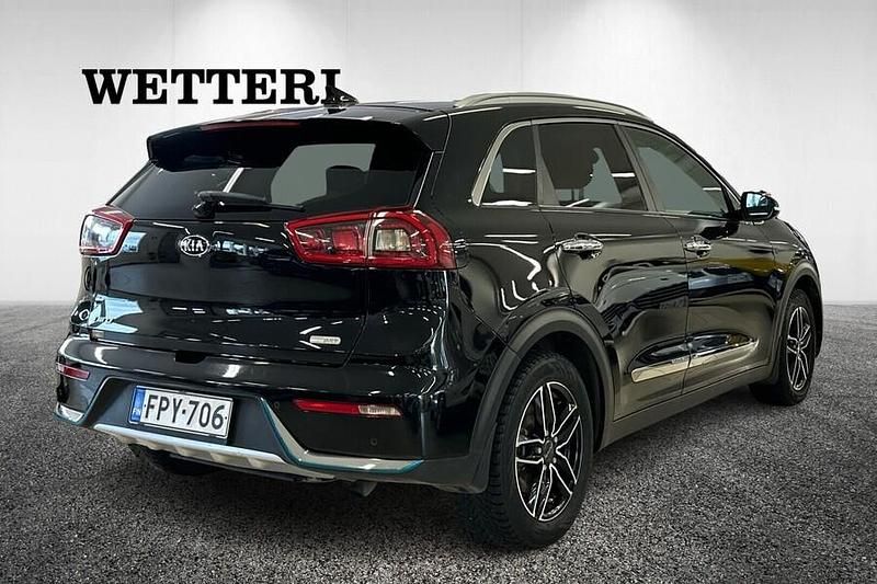 Käytetty Kia Niro Premium 105 HP (77 kW) 2017 Musta Katumaasturi