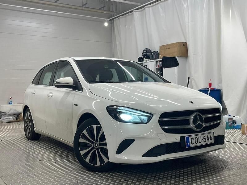 Käytetty 2020 Mercedes B250e Business Tila-auto | 18 980 € - Kuva 1/4
