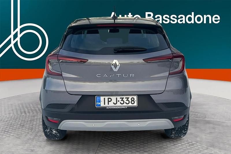 Käytetty Renault Captur Zen 140 HP (102 kW) 2022 Katumaasturi