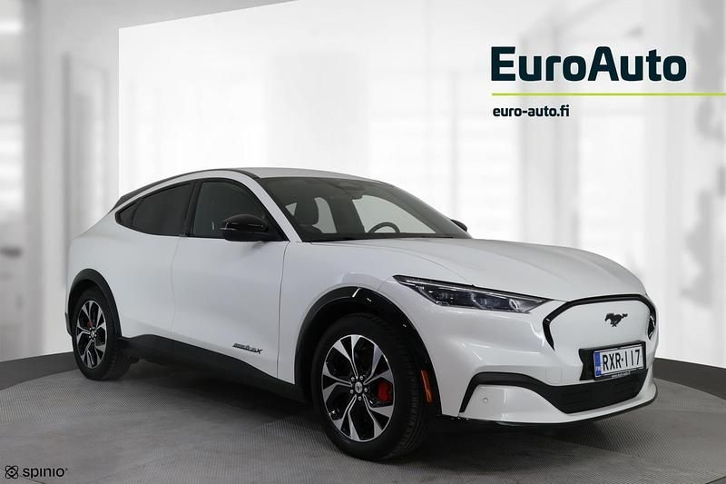 Käytetty Ford Mustang Mach-E 257 kW (350 HP) 2022 Valkoinen Katumaasturi