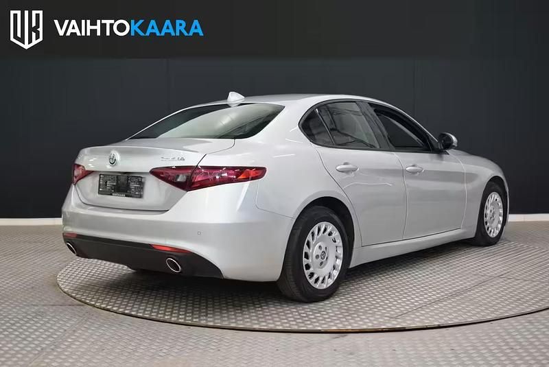 Käytetty Alfa Romeo Giulia Super 180 HP (132 kW) 2016 Sedan