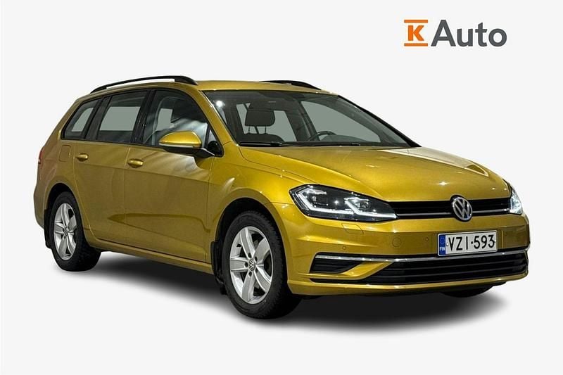Käytetty VW Golf VII Comfortline 110 HP (80 kW) 2017 Keltainen Farmari