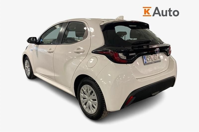 Käytetty Toyota Yaris Hybrid Active 116 HP (85 kW) 2021 Valkoinen Viistoperä
