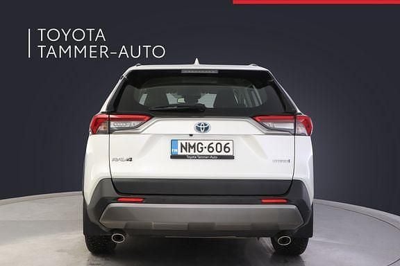 Käytetty Toyota RAV4 Active 176 HP (129 kW) 2021 Valkoinen Katumaasturi