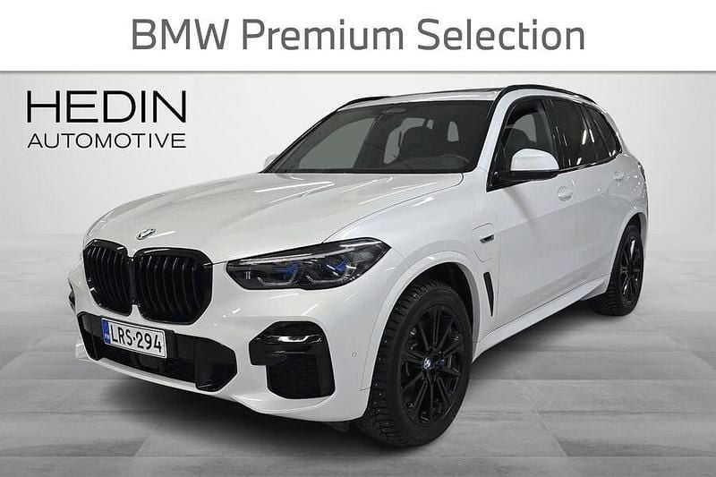 Valkoinen Käytetty 2023 BMW X5 M Sport Katumaasturi | 72 900 € - Kuva 1/3