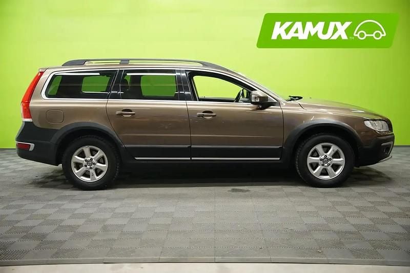 Käytetty Volvo XC70 Summum 181 HP (133 kW) 2015 Ruskea Farmari