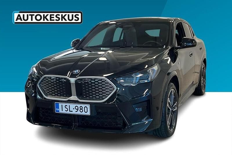 Musta Käytetty 2024 BMW iX2 M Sport Katumaasturi | 47 890 € (Hyvä tarjous) - Kuva 1/3
