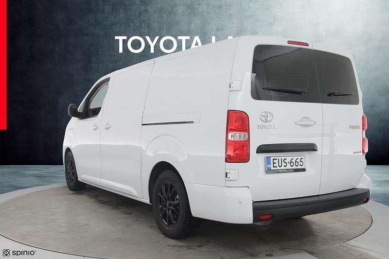 Käytetty Toyota Proace 100 kW (136 HP) 2023 Tila-auto