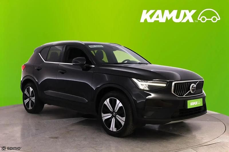 Musta Käytetty 2023 Volvo XC40 Core Katumaasturi | 33 790 € (Perustarjous) - Kuva 1/4