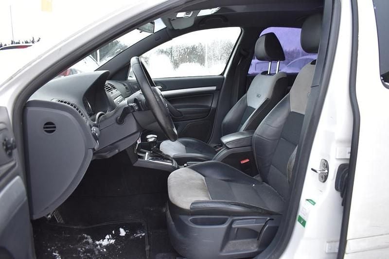 Käytetty Skoda Octavia RS 200 HP (147 kW) 2010 Viistoperä