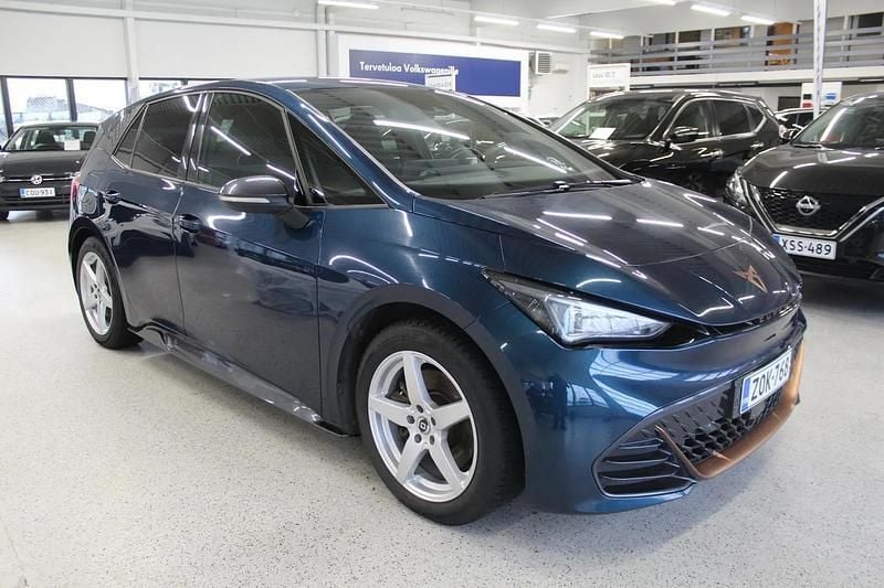 Käytetty Cupra Born e-Boost 169 kW (231 HP) 2022 Sininen Viistoperä