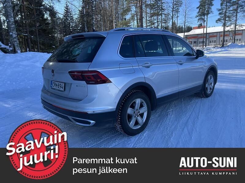 Käytetty VW Tiguan Style 245 HP (180 kW) 2021 Hopea Katumaasturi