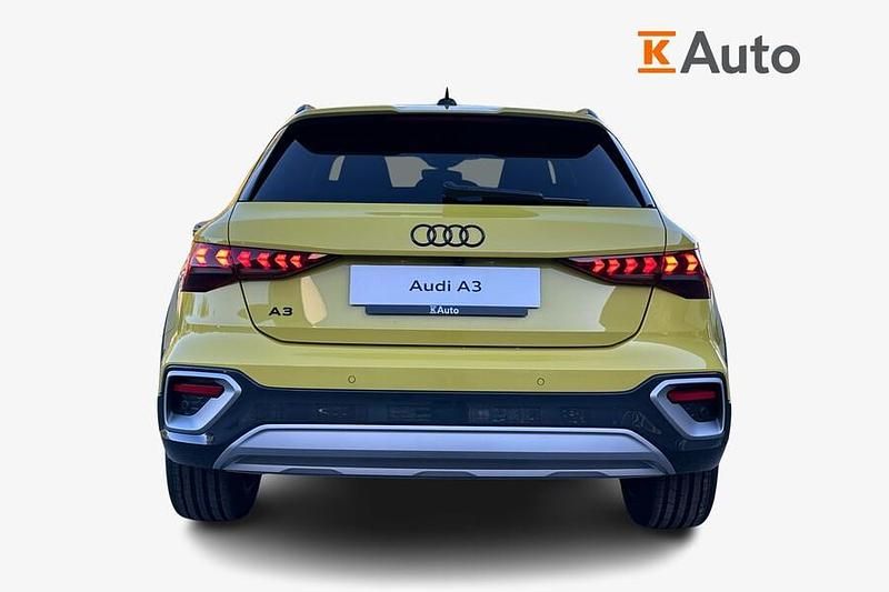 Uusi Audi A3 Design 150 HP (110 kW) 2025 Keltainen Viistoperä