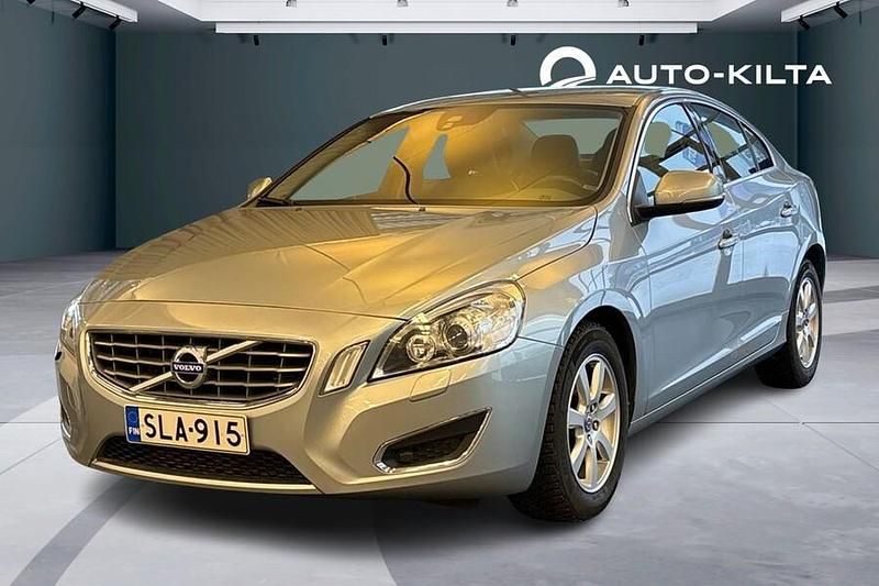 Käytetty Volvo S60 Summum 150 HP (110 kW) 2013 Harmaa Sedan