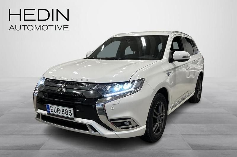 Käytetty Mitsubishi Outlander P-HEV Instyle 135 HP (99 kW) 2019 Valkoinen Katumaasturi