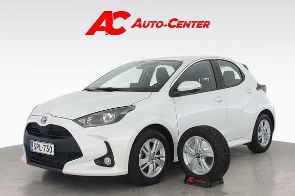 Platinum pearl white Käytetty 2023 Toyota Yaris Active Viistoperä | 21 450 € (Perustarjous) - Kuva 1/4