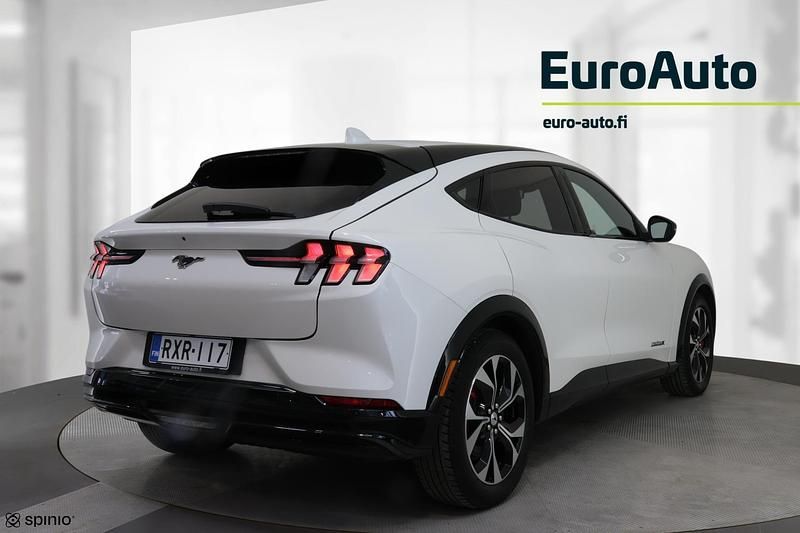 Käytetty Ford Mustang Mach-E 257 kW (350 HP) 2022 Valkoinen Katumaasturi