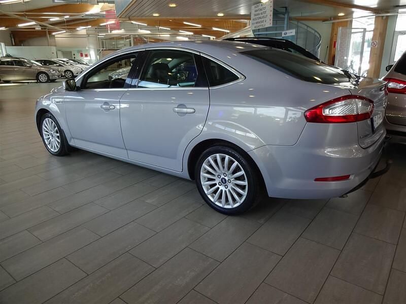 Käytetty Ford Mondeo Titanium 163 HP (119 kW) 2011 Harmaa Viistoperä
