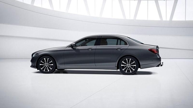 Käytetty Mercedes E300 Avantgarde 211 HP (155 kW) 2019 Harmaa Sedan