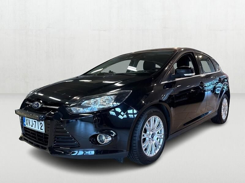 Musta Käytetty 2013 Ford Focus Titanium Viistoperä | 8 890 € (Hieman kallis) - Kuva 1/4