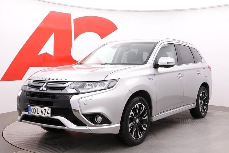 Käytetty Mitsubishi Outlander P-HEV Instyle 121 HP (88 kW) 2018 Katumaasturi