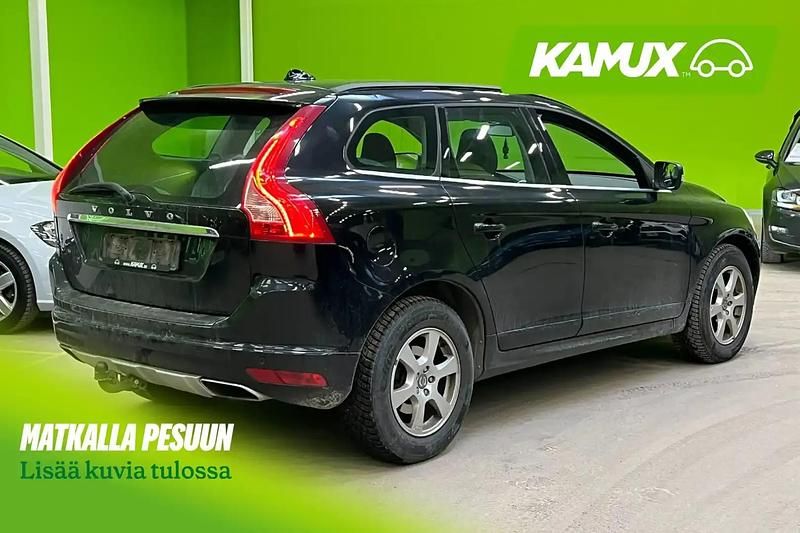 Käytetty Volvo XC60 215 HP (158 kW) 2014 Musta Katumaasturi