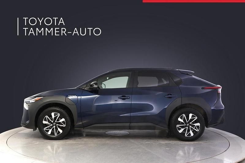 Käytetty Toyota bZ4X Style 160 kW (218 HP) 2022 Sininen Katumaasturi