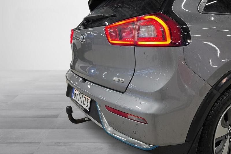 Käytetty Kia Niro 105 HP (77 kW) 2019 Harmaa Katumaasturi
